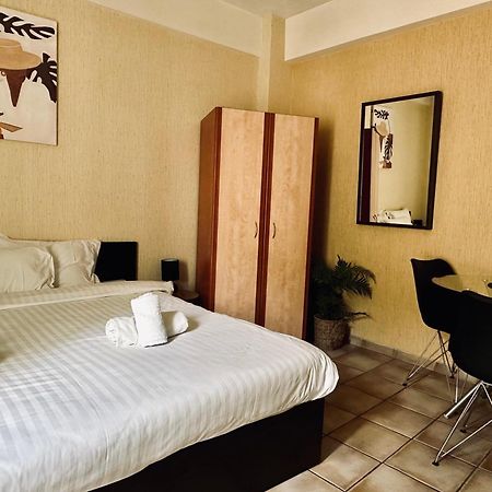 Cozy Apartments Mc Queen Атина Екстериор снимка