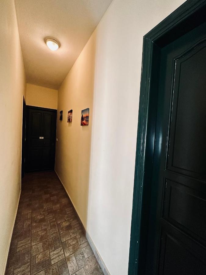 Cozy Apartments Mc Queen Атина Екстериор снимка